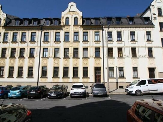 geräumige helle 2-Zimmer im Westend; Bad mit Fenster+Wanne; Stellplatz