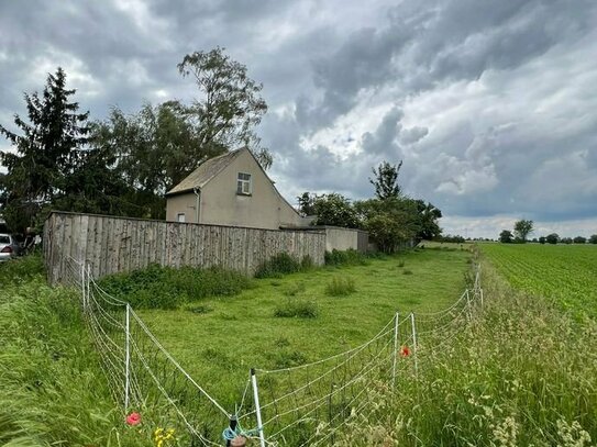 Großes Grundstück in idyllischer Alleinlage