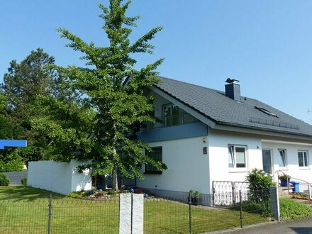 Liebevoll gepflegtes, freistehendes Einfamilienhaus