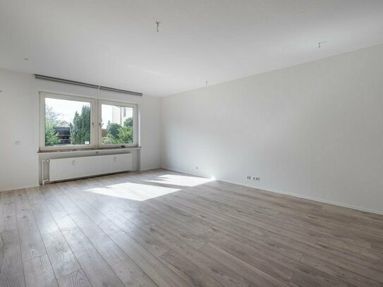 Preisreduktion! Renovierte Erdgeschosswohnung mit Keller, Garage und Terrasse in Bremen-Blumenthal