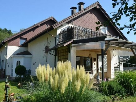 Alle unter einem Dach! Mehrgenerationenhaus zur individuellen Gestaltung mit großem Garten