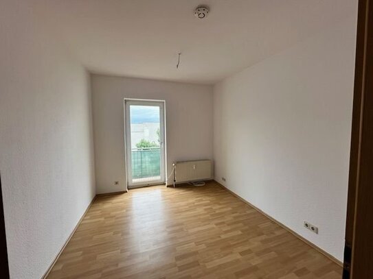 Stadtfeld- 2 Zimmer Wohnung mit Balkon!