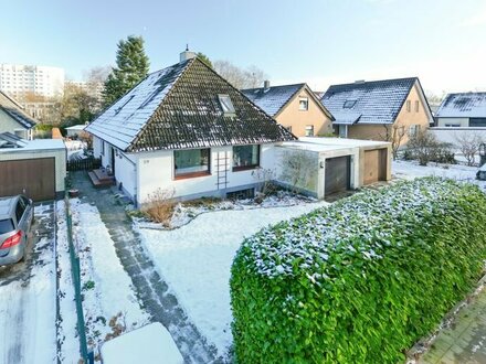 Gepflegtes Einfamilienhaus mit wundervollem Grundstück