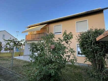 Vielseitiges Zweifamilienhaus: Wohntraum mit sonnigem Balkon