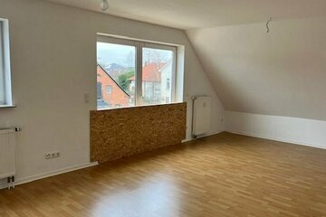 Schöne und sonnige 3-Zimmer Wohnung mit Stellplatz und Balkon und sehr zentraler Lage