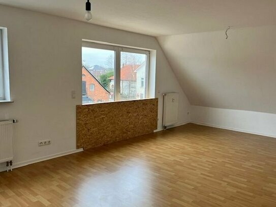 Schöne und sonnige 3-Zimmer Wohnung mit Stellplatz und Balkon und sehr zentraler Lage