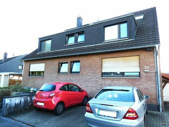 Mehrfamilienhaus mit 6 Wohneinheiten mit Garage, Carport und Stellplätzen