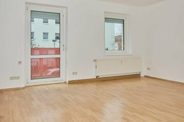 Im März einziehen und erst im Mai Miete zahlen !!! Provisionsfreie 2-Raumwohnung im Erdgeschoss mit Balkon zu vermieten !!!