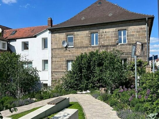 Denkmalgeschütztes Mehrfamilienhaus wartet darauf von Ihnen wach geküsst zu werden!