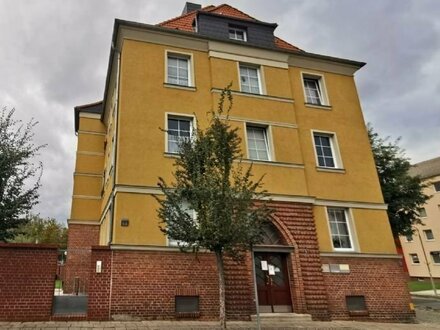 Reserviert - 3 Raumwohnung mit Garage, Pkw-Stellplatz auf dem abgeschlossenen Hof