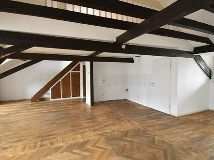 Altbau-Maisonette! Bezugsfreie 2-Zi-Maisonette-Whg mit Balkon