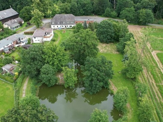 Historischer Gasthof mit parkähnlichem Grundstück und privatem See