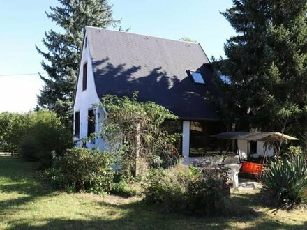 Idyllisches Einfamilienhaus in ruhiger Lage mit zwei Grundstücken