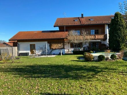 Traumhaftes Doppelhaus mit idyllischem Charme und sehr viel Platz zum Leben und Arbeiten