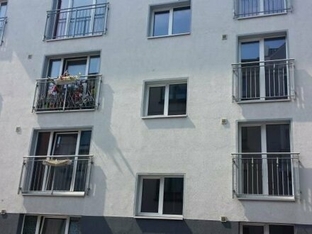 1-Zimmer-Wohnung mit Terrasse/ Balkon in Bahnhofsnähe, seniorengerecht