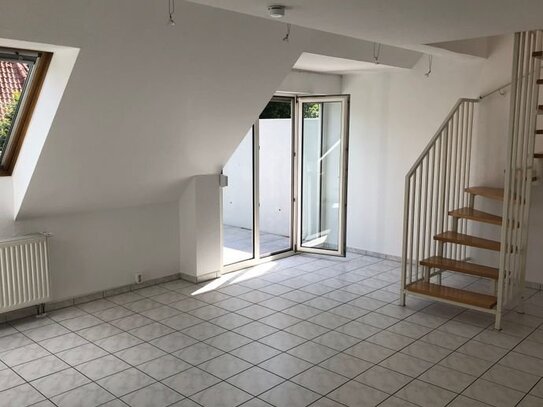 helle 2-Zimmer Maisonette-Whg. mit Balkon