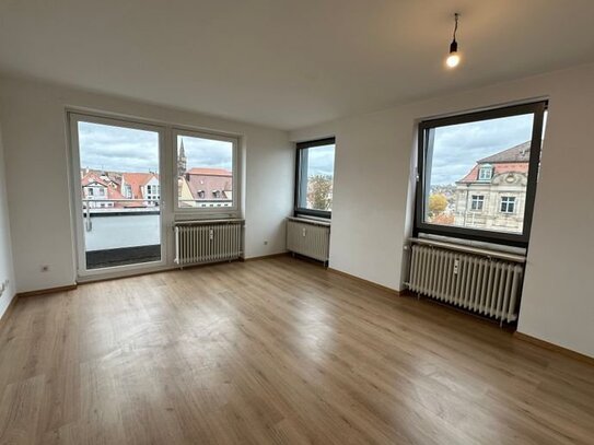 3-Zi-Wohnung ~ direkt im Zentrum ~ renoviert ~ Lift bis zum 3.OG ~ 4.OG