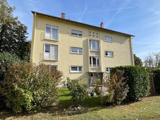 Gemütliche 3-Zimmer-Erdgeschoss-Wohnung mit Balkon, verkehrsgünstig gelegen in Stadtrandlage