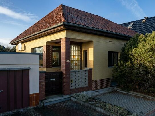 Idyllisches Einfamilienhaus inmitten Magdeburgs inkl 4 Zimmer+2 Bäder+Terrasse+Garage+provisionsfrei