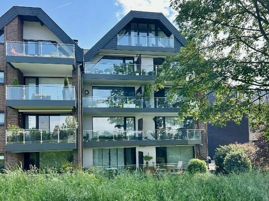 Rheinblick pur in Düsseldorf Hamm - Traumhafte 3 Zimmer Wohnung mit Kamin im 3. Obergeschoss
