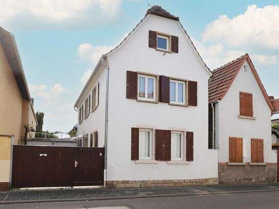 Gepflegtes Einfamilienhaus mit Garage und Garten in zentrumsnaher Lage von Haßloch