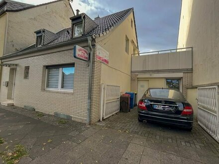 Einfamilienhaus mit großem Garten in zentraler Lage