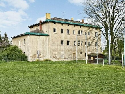 denkmalgeschütztes, ehemaliges Herrenhaus