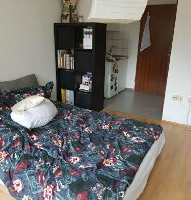 Helle 1 Zimmer Wohnung im gepflegten Zustand !