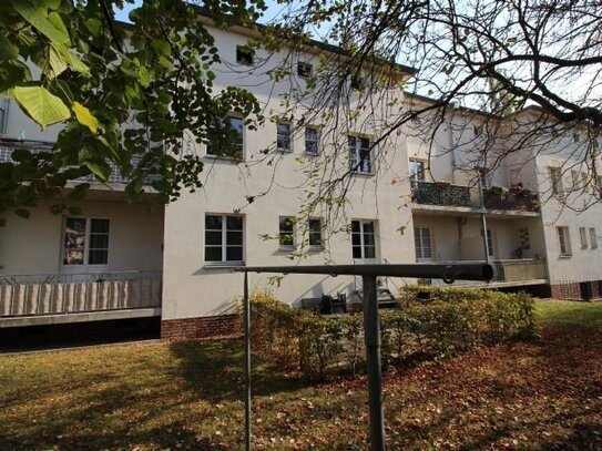 Balkon,Tageslichtbad und Stellplatz im gut vermieteten sanierten Altbau