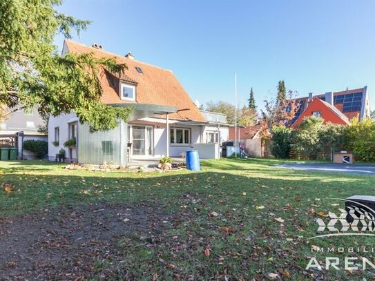 Schmuckstück in beeindruckender Lage von Haunstetten - Ruhig gelegenes EFH, 139m² Wfl., 726m² Grund!