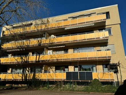 Für die Familie – 5 ZKB mit zwei Bädern, Balkon u. Stellplatz im ruhigen 8 Familienhaus!