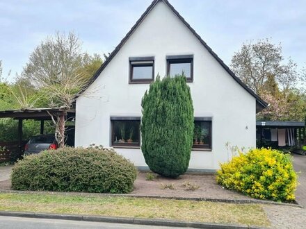 Farge! Freistehendes Einfamilienhaus mit Carport und großzügigem Garten in familienfreundlicher Wohnlage!