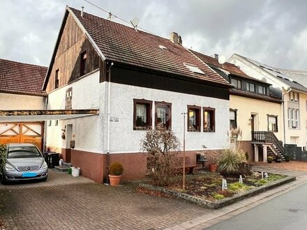 Nonnweiler-Kastel: Einfamilienhaus mit 4 Schlafzimmern, Scheune und separatem Bauplatz