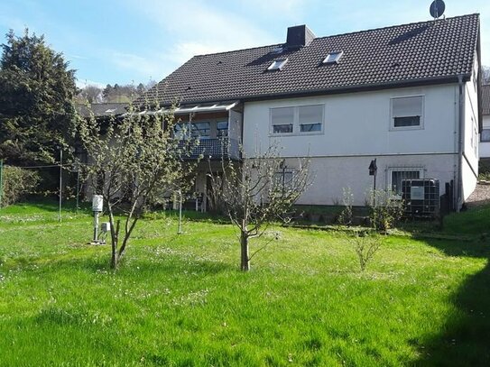 Ohne Provision: Großzügiges Ein- bis Zweifamilienhaus in Trendelburg-Stadt