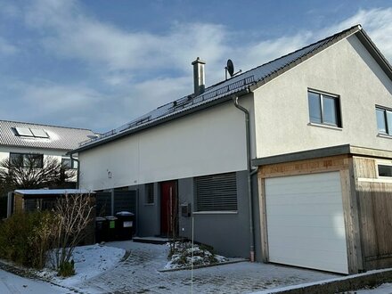 Niedrige Energiekosten garantiert! Ein perfektes Haus für die große Familie in Dornstadt!
