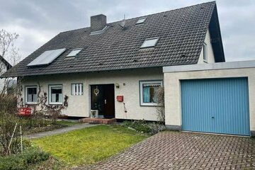 Solides Einfamilienhaus in Wellerode mit Potential