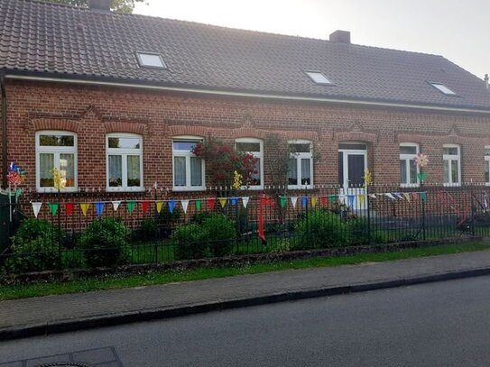 Großes Grundstück mit Zweifamilienhaus... unverbaubarer Fernblick in die Natur