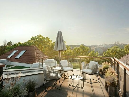 Berliner Penthouse-Traum: Dachterrasse mit Panoramablick über die Dächer Friedenaus