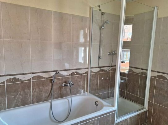 3 RW im 2.OG mit Dusche, Wanne, Balkon, Stellplatz in der schönen Altstadt