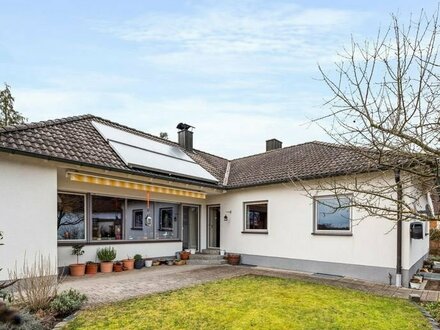 Außergewöhnlich schöner, sehr gepflegter Bungalow mit 6 Zimmer und herrlichem Garten.