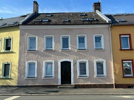 Sehr gepflegtes, kleines Mehrfamilienhaus in guter Lage von Hof