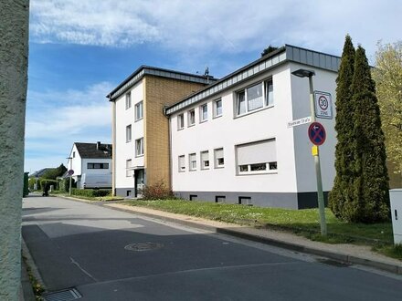 Gut geschnittene, helle Wohnung, 1. OG, in zentraler Lage