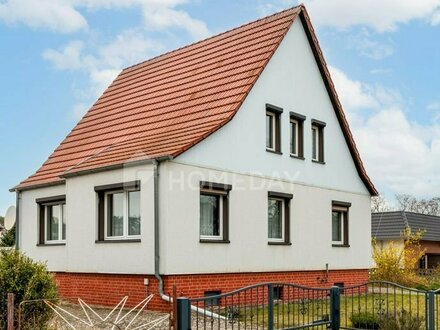 Wohlfühl-Zuhause in Güsen: Einfamilienhaus mit 4 Zimmern, Garten, Garage, Stellplatz und Vollkeller