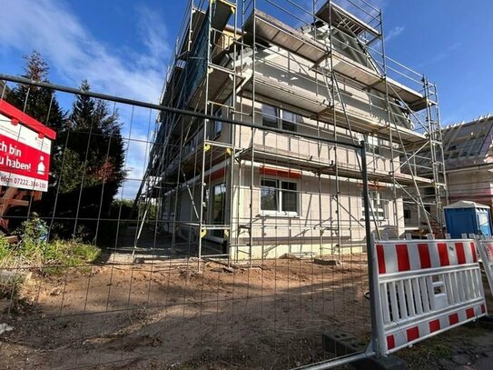 Großzügige Neubau-Doppelhaushälfte als Ausbauhaus! Inkl. Außenanlage u. Carport