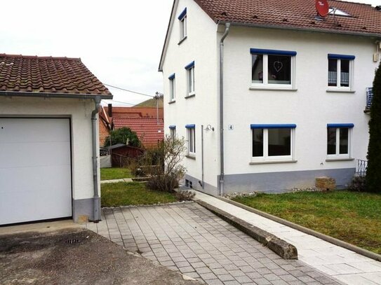 DER GARTEN IST FÜR DIE KINDER! Ruhiges, sonniges 3 FH in Korb mit Garten und Garage. EG Whg. frei