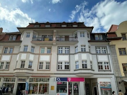 Großes Mehrfamilienhaus mit Gewerbeeinheiten in der Fußgängerzone von Arnstadt