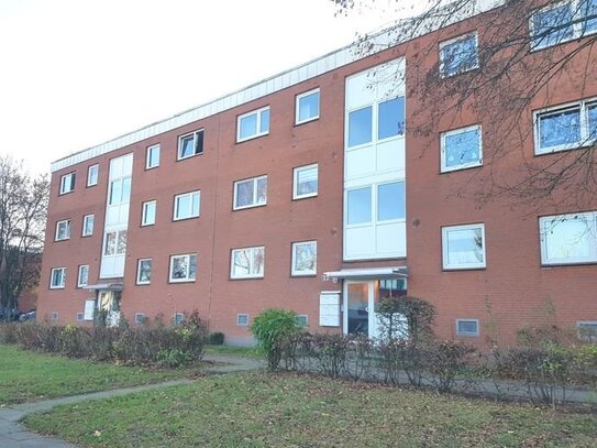 Für Selbstrenovierer: 3 Zimmer, ca. 65 m², mit Balkon in Lauenburg zu vermieten