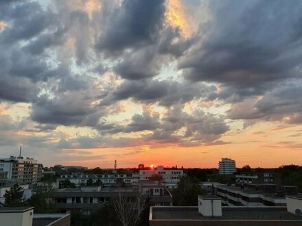 Kernsanierte Wohnung mit weitem Blick über die Dächer von Düsseldorf