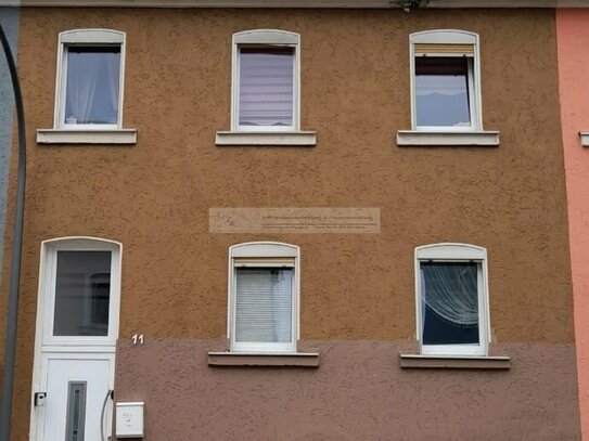 JETZT ist günstiger ! - Schönes und geräumiges Reihenmittelhaus in Marktredwitz ZU VERKAUFEN!