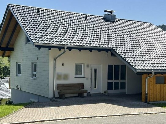 TOP modernis. Haus mit Einliegerwhg. in ruhiger Wohnlage